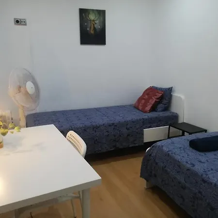Vandrarhem Oasis - Girona Ii *